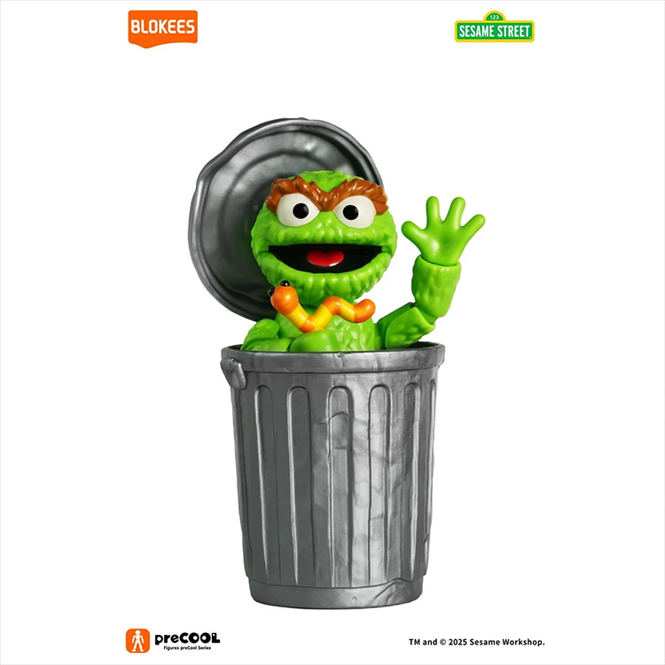 Oscar the Grouch from Sesame Street Blokees Mini Model Kit | 5" Scale image 2