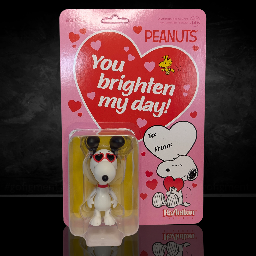 Snoopy Heart Eyes - ReAction Figures 3.75" from Charles M. Schulz's Peanuts by Super7 in Valentine-themed packaging