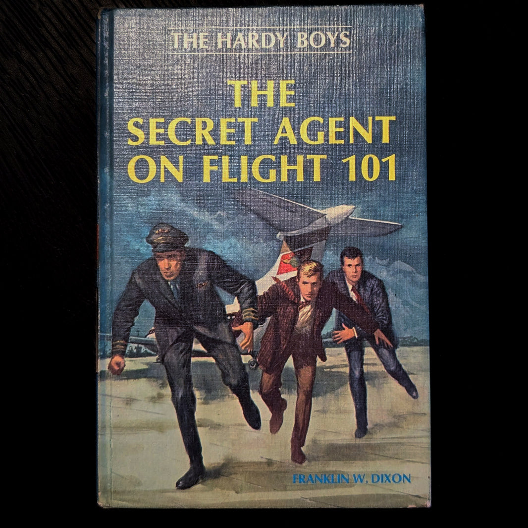 46 The Secret Agent on Flight 101 (1967):  Vintage Hardy Boys Book Blue-Back image 0