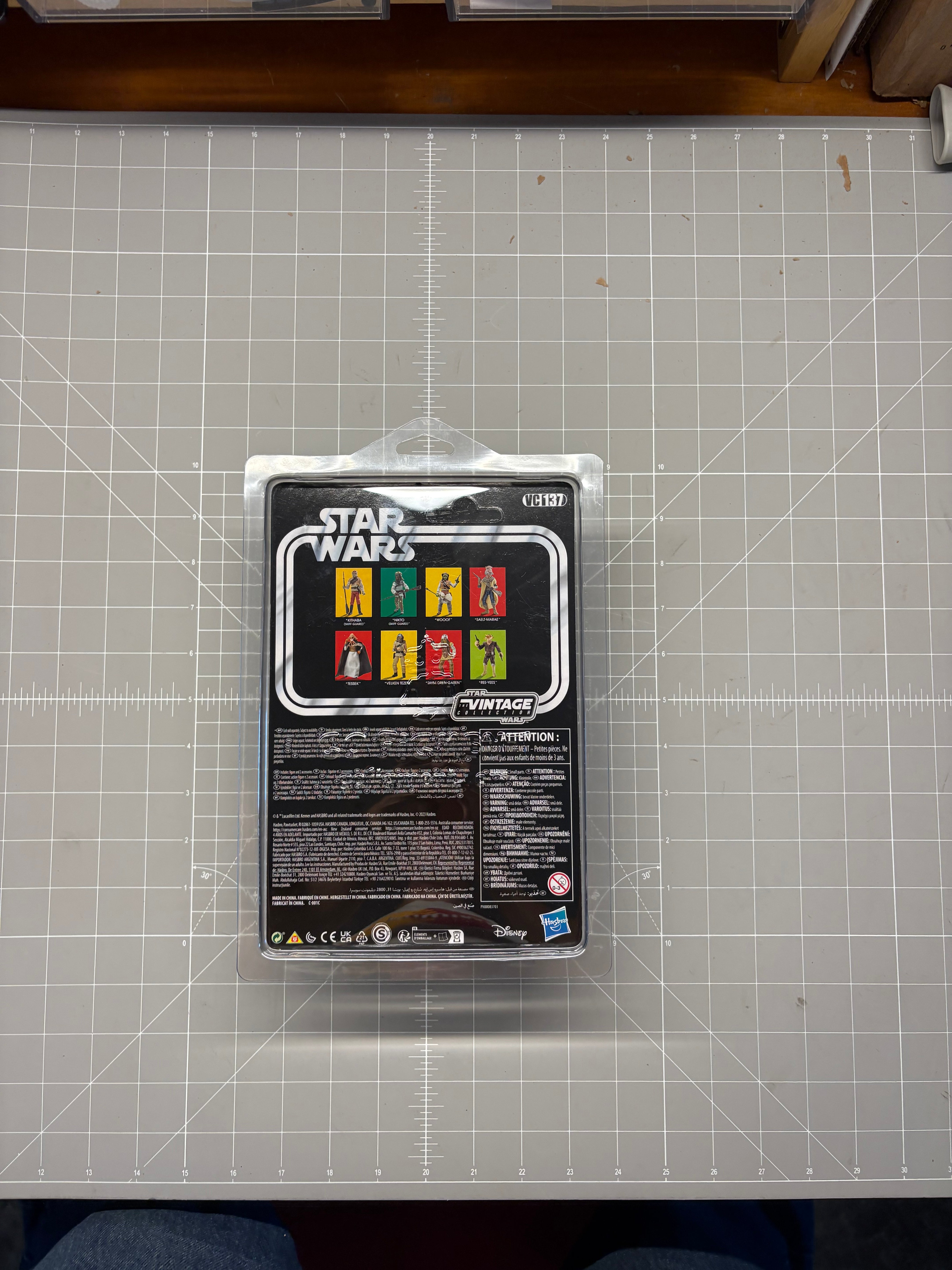 Kenner Ree-Yees 1:18 | 3.75" Star Wars The Vintage Collection Action Figure VC-137 back packaging