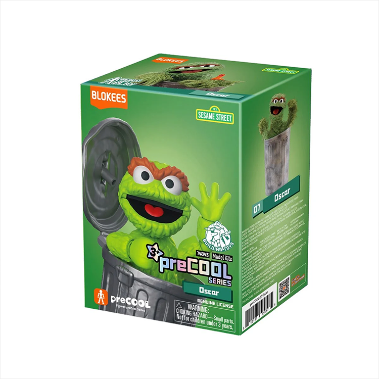 Oscar the Grouch from Sesame Street Blokees Mini Model Kit | 5" Scale image 1