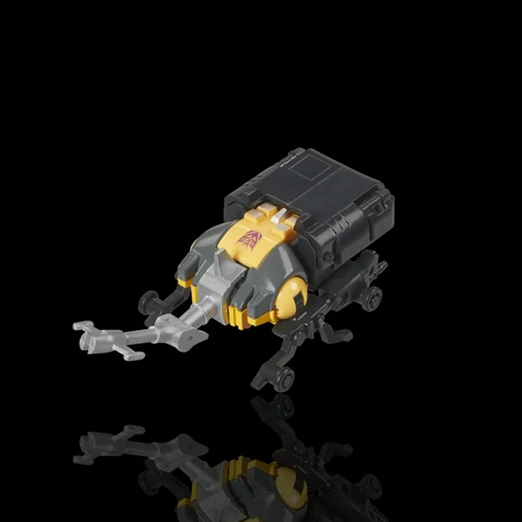 Bombshell and Ramhorm Transformers Retro 40th Anniversary G1 Action Figure image 4