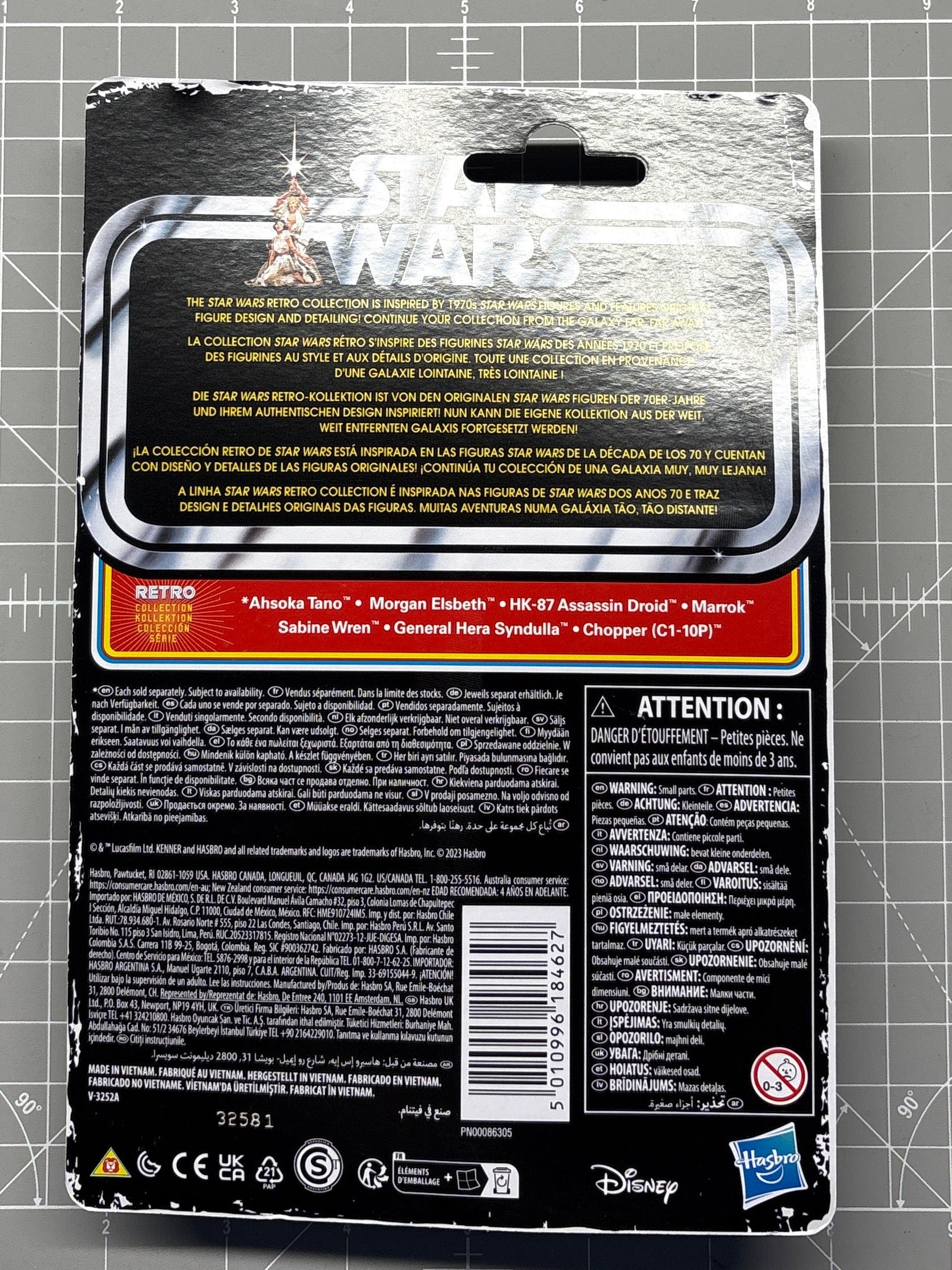 Kenner General Syndulla Star Wars Retro Collection Action Figure in case Ahsoka packaging back