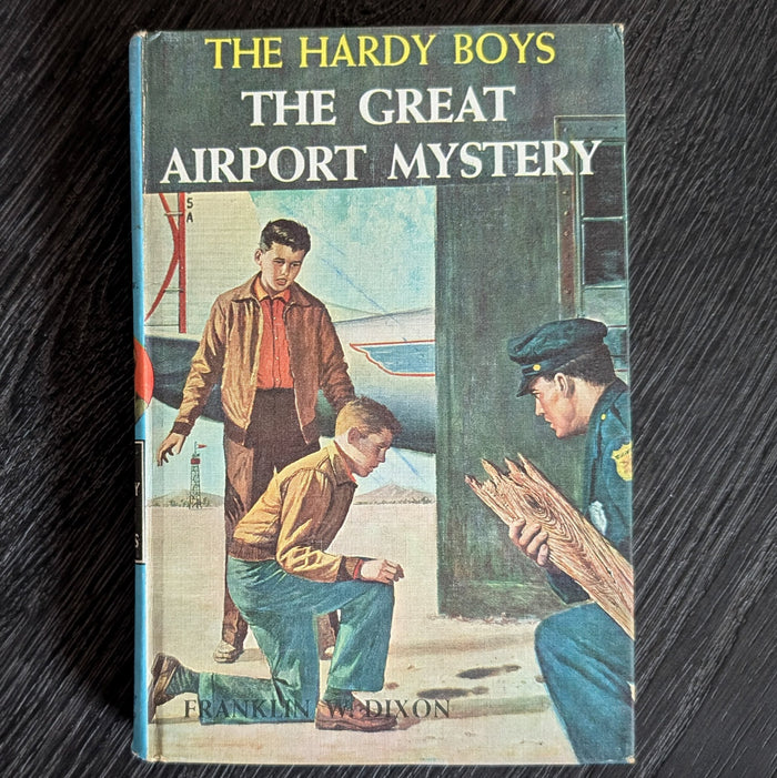 09 The Great Airport Mystery (1930-BE):  Vintage Hardy Boys Book Blue-Bac image 0