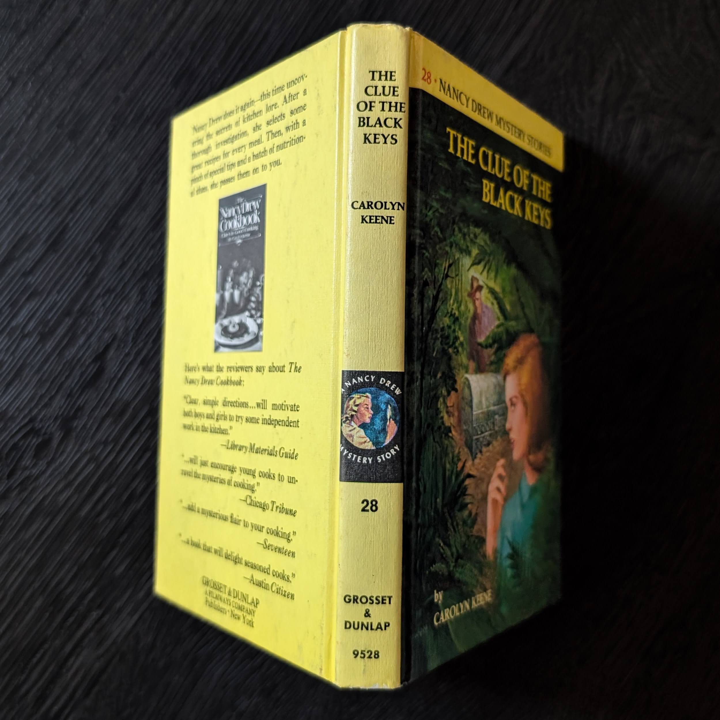 28 The Clue of the Black Keys Nancy Drew Mystery Books -1968-Yellow Bar image 3