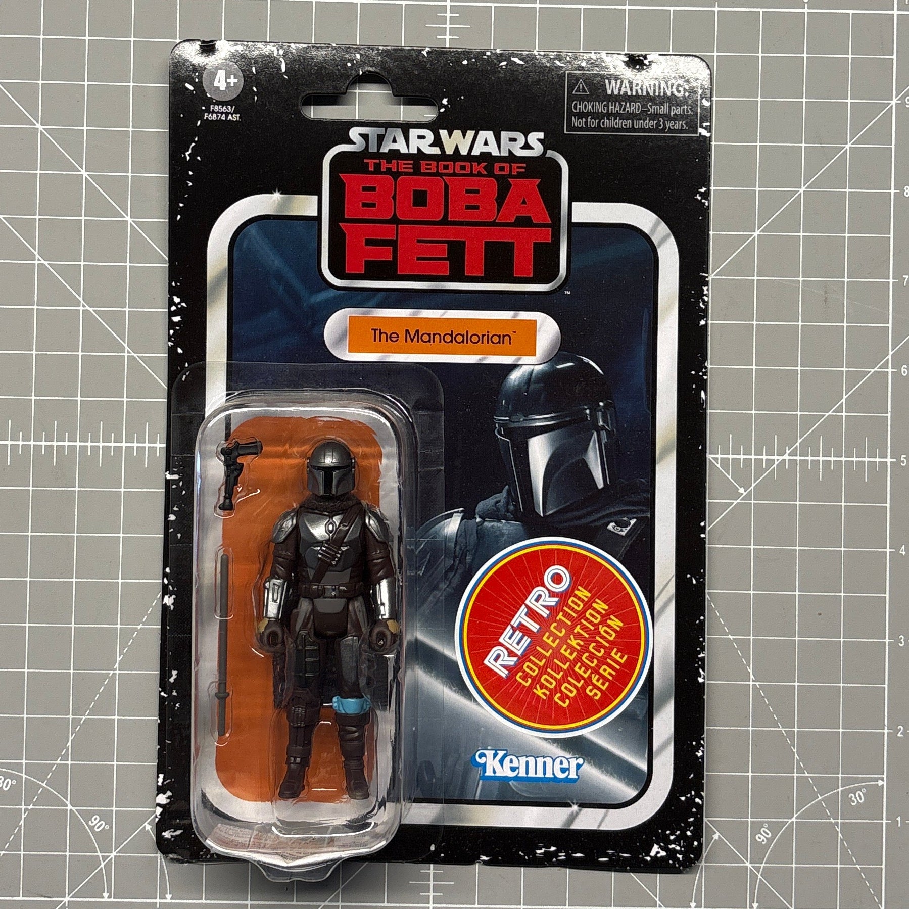 The Mandalorian Star Wars Retro Collection Action Figure 1:18 Scale BOBF by Kenner in retro packaging