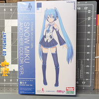 Hatsune Miku Frame Music Girl Snow Miku Another Color Ver Model Kit new in box by Blokees collectible plastic model