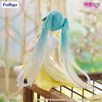 Hatsune Miku Canary Bird Noodle Stopper Figure FuRyu Anime Statue new in box by Banpresto with long teal twin tails and yellow dress