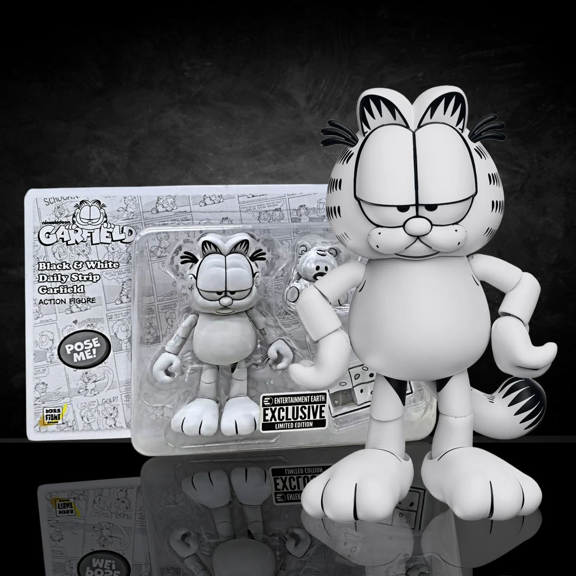 Garfield Black and White Daily Comic Strip Action Figure - Entertainment Earth Exclusive by Boss Fight Studio Llc new in box