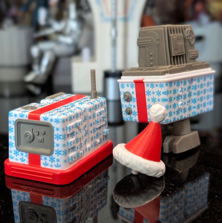 Hasbro Gronk Blue Christmas Present Droid loose 3.75-inch Star Wars action figure with festive design
