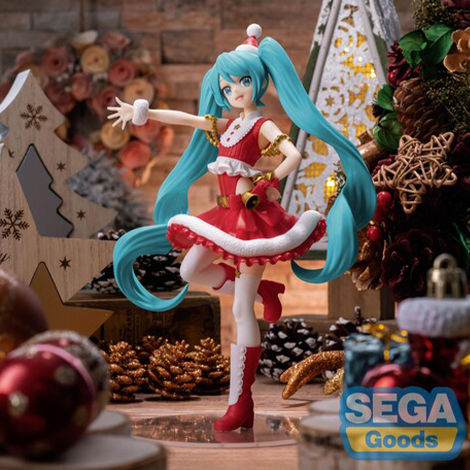Sega - Luminasta Hatsune Miku Series - Hatsune Miku Christmas Statue Premium Figure - Authentic by Banpresto displayed in festive setting
