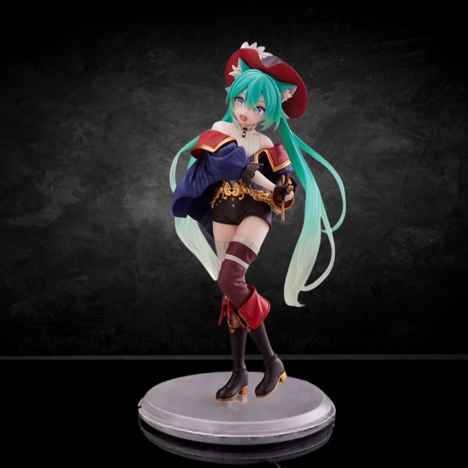 Banpresto Evolve Hatsune Miku Wonderland Puss in Boots 8.3" Premium Figure - Authentic standing on display with detailed costume and vibrant colors