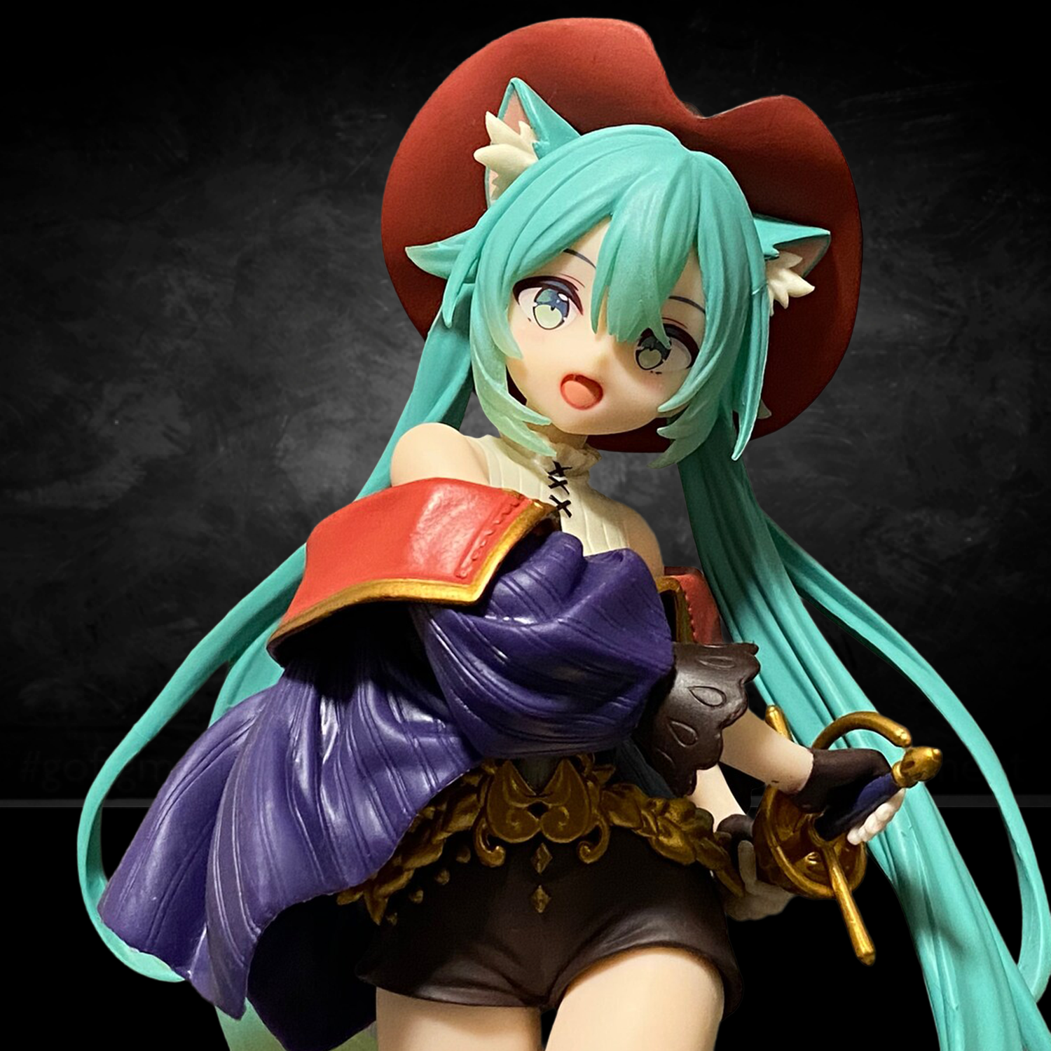 Banpresto Evolve Hatsune Miku Wonderland Puss in Boots 8.3" Premium Figure - Authentic collectible toy with detailed design