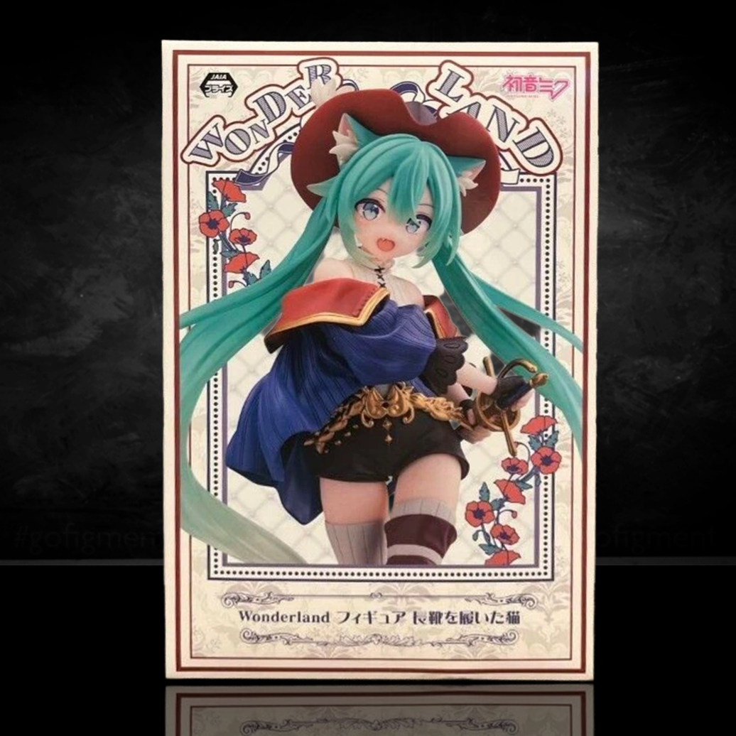 Banpresto Evolve Hatsune Miku Wonderland Puss in Boots 8.3" Premium Figure - Authentic in detailed packaging standing on black surface