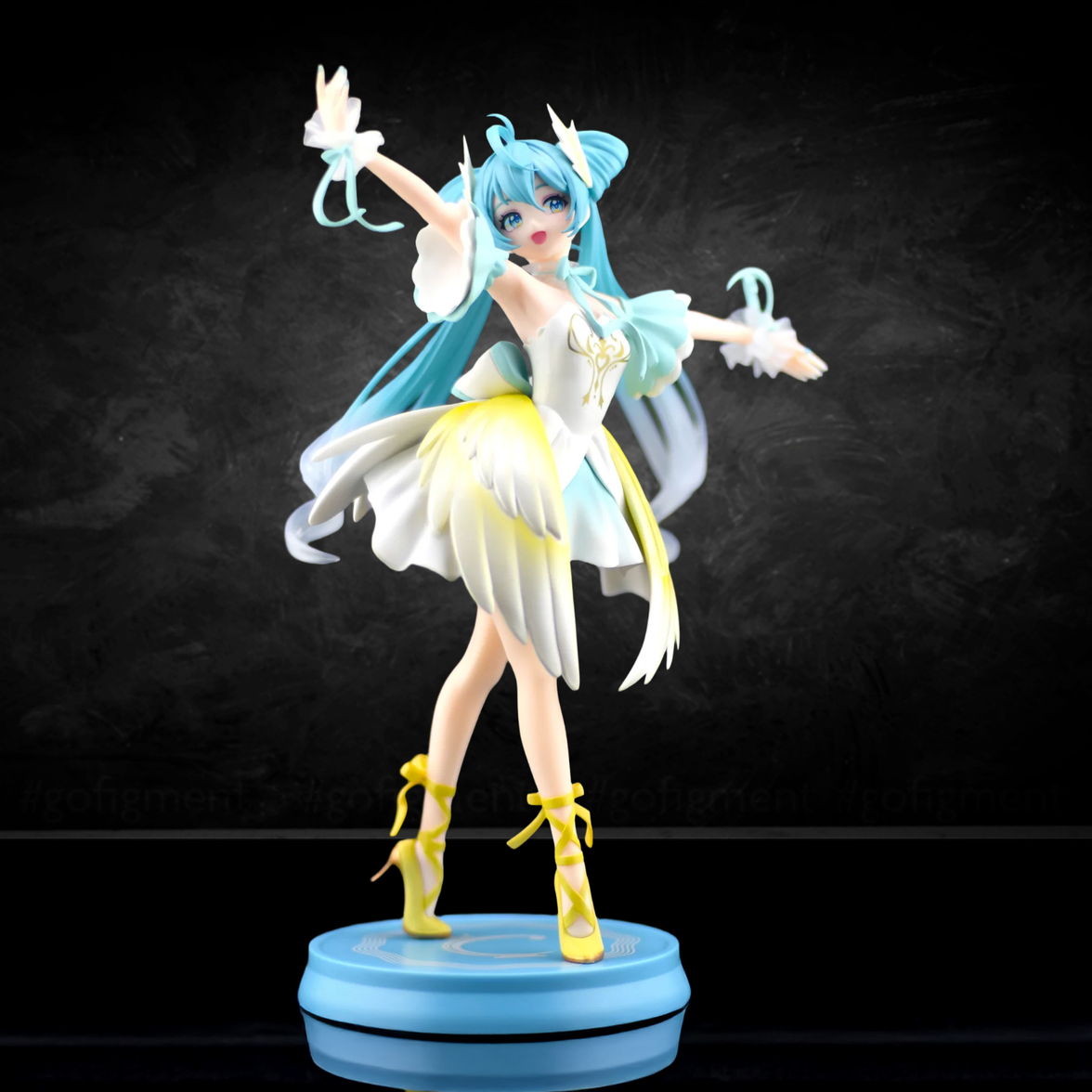 Banpresto Evolve Hatsune Miku Classical Tuning Swan Lake 8.3" Premium Figure - Authentic in dynamic ballet pose