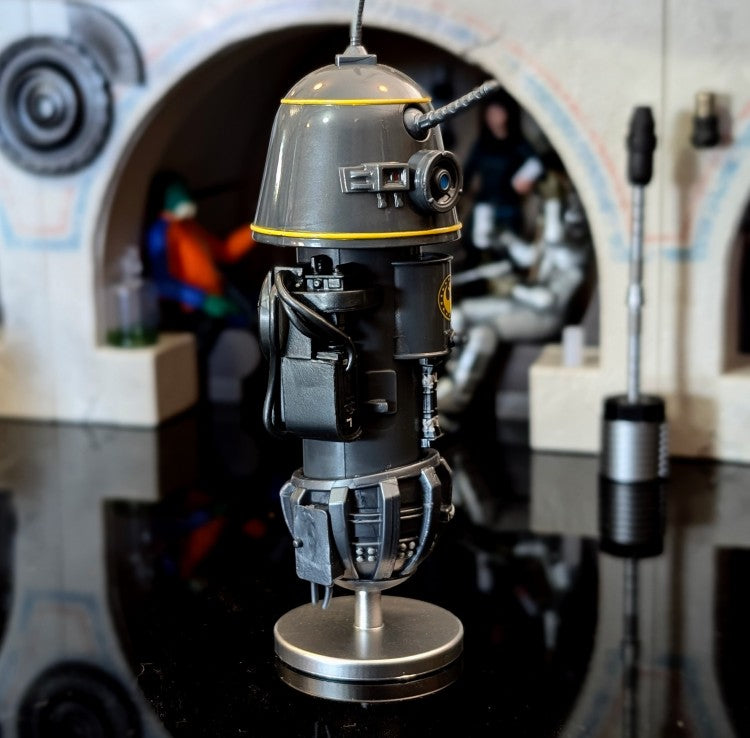 Kenner R1 Droid action figure from Star Wars Droid Factory in 3.75 inches with hover display stand.
