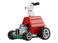 Mattel Peanuts Hot Wheels 1:64 scale die-cast model featuring Snoopy on red doghouse car with chrome engine