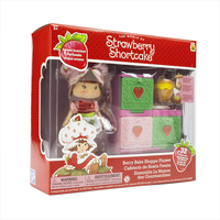 Loyal Subjects Strawberry Shortcake 5.5-inch doll and Berry Bake Shoppe playset with oven and baking accessories