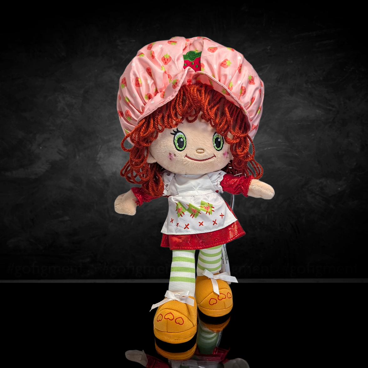 Strawberry Shortcake Plush 14-Inch Classic Rag Doll - Soft Plush Face and Yarn Hair: Loose collectible by Loyal Subjects