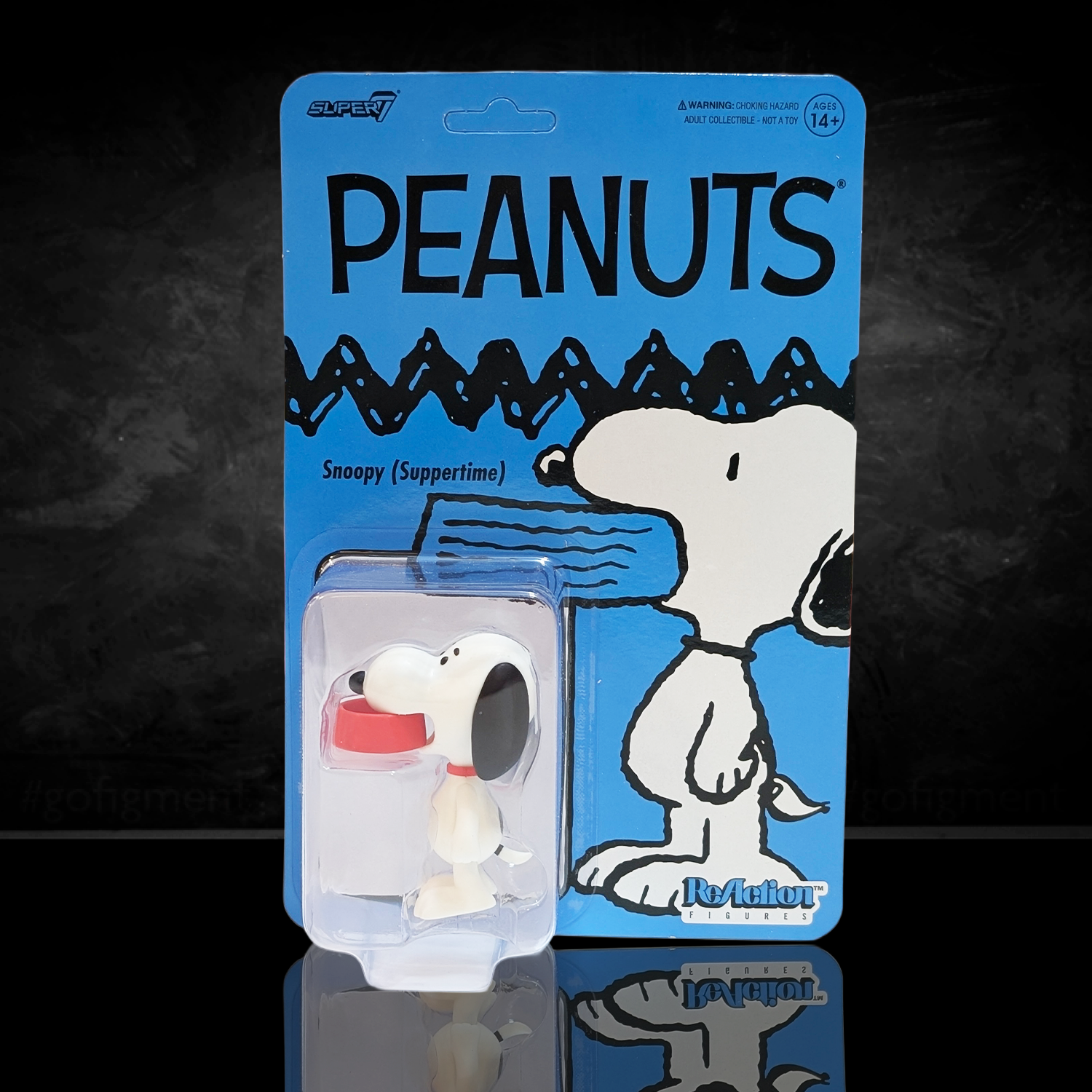Peanuts Snoopy figure in packaging with blue background