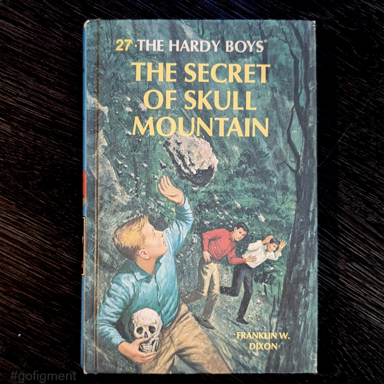 27 The Secret of Skull Mountain (1966-YN):  Vintage Hardy Boys Book Blue- image 0