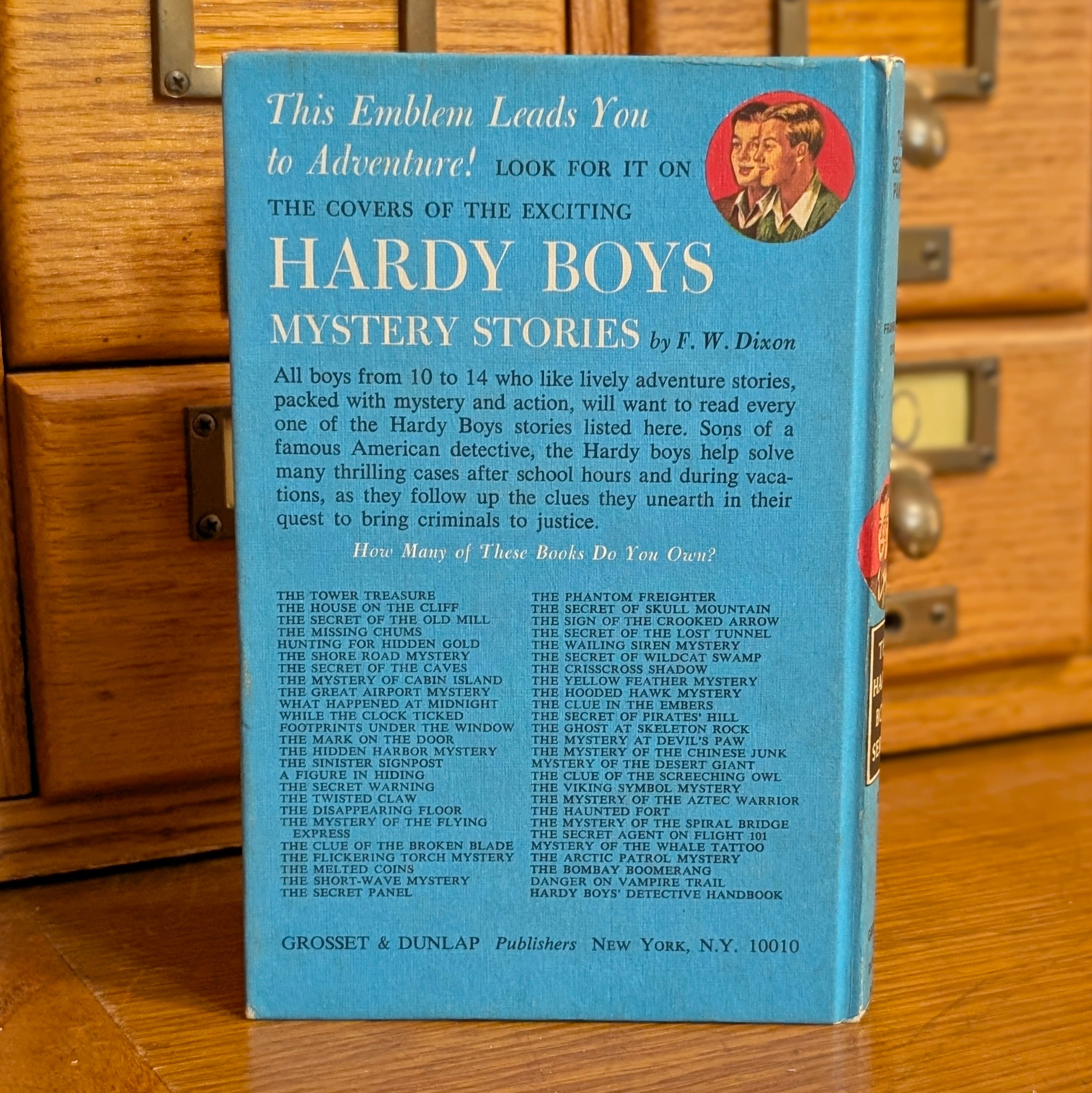 Back cover of 25 The Secret Panel Hardy Boys book vintage edition by Grosset & Dunlap Inc.