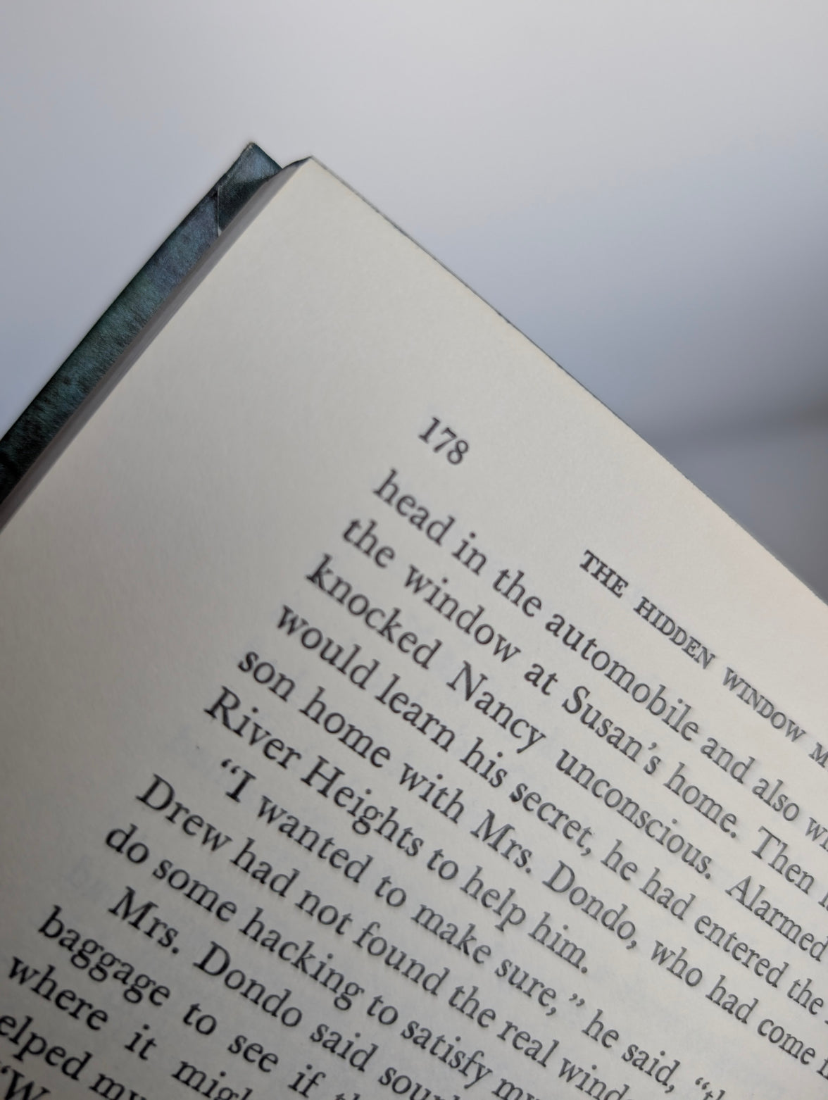 34 The Hidden Window Mystery Nancy Drew Book -1956/1975 (white-endpages) open to page 178 showing part of text by Grosset & Dunlap, Inc.