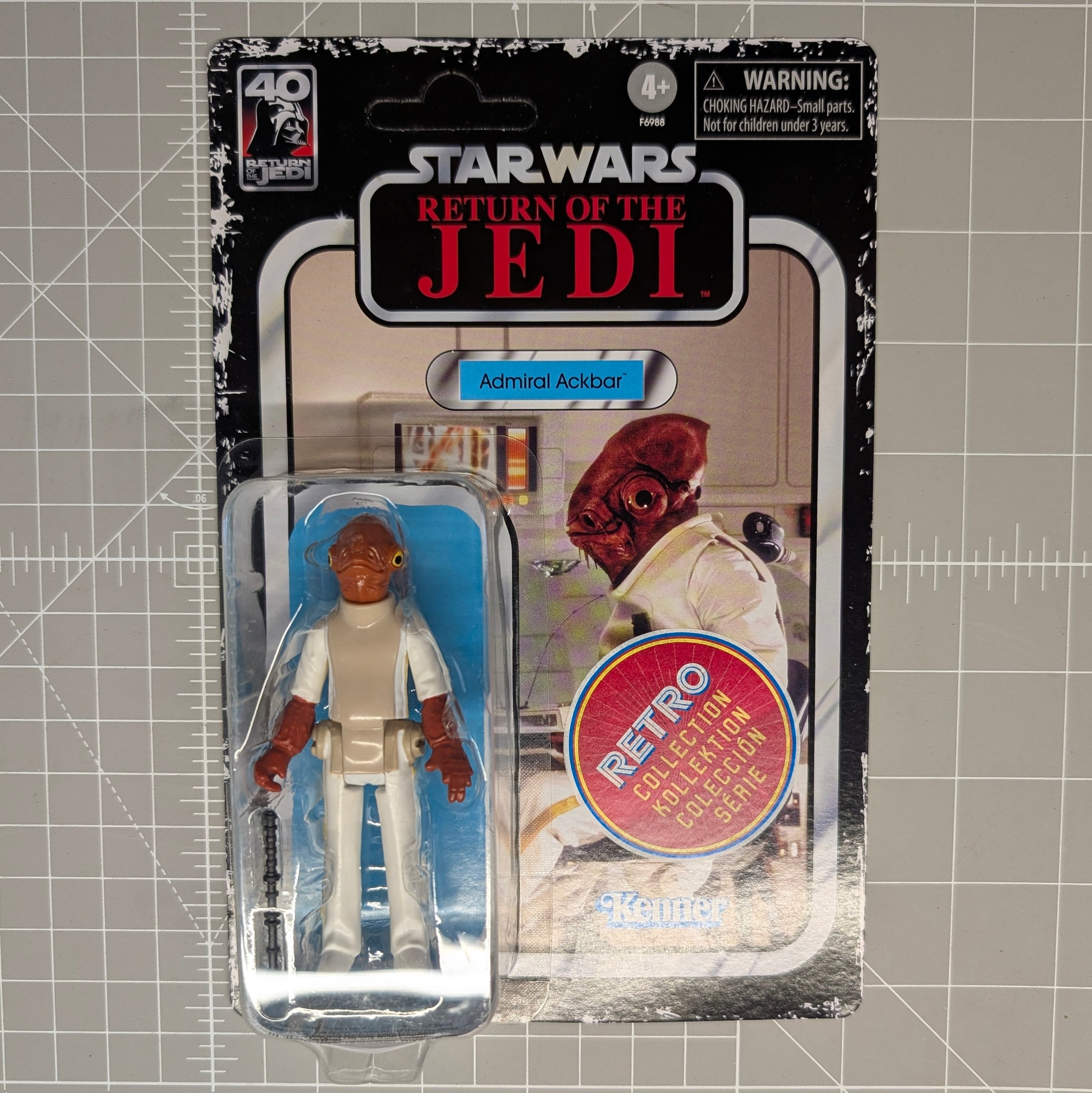 Admiral Ackbar Star Wars Retro Collection ROTJ Action Figure Exclusive Hasbro Kenner carded figure