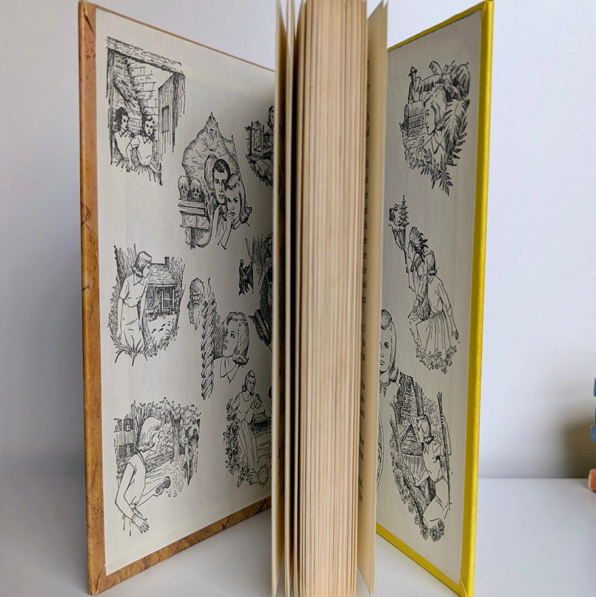 Vintage Nancy Drew The Strange Message in the Parchment 1977 Grosset & Dunlap white endpages illustrations